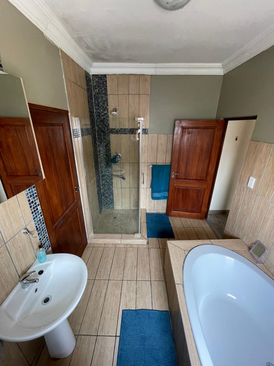 5 Bedroom Property for Sale in Xanadu Eco Park North West